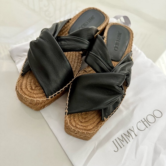 Almost new! I wore them two times. There is the box and dust bags. - Picture 2 of 4